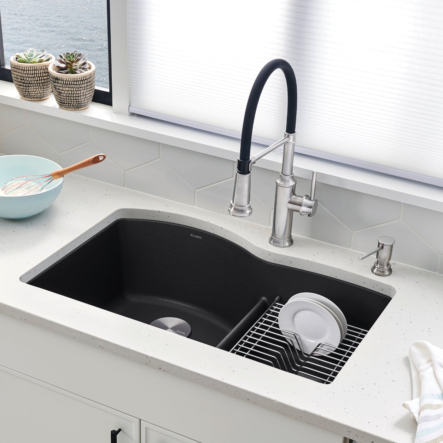 Blanco 32" Diamond 1-3/4 Low Divide Silgranit Kitchen Sink