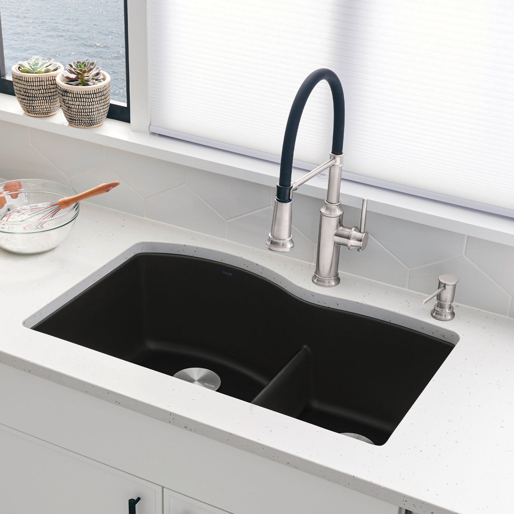 Blanco 32" Diamond 1-3/4 Low Divide Silgranit Kitchen Sink