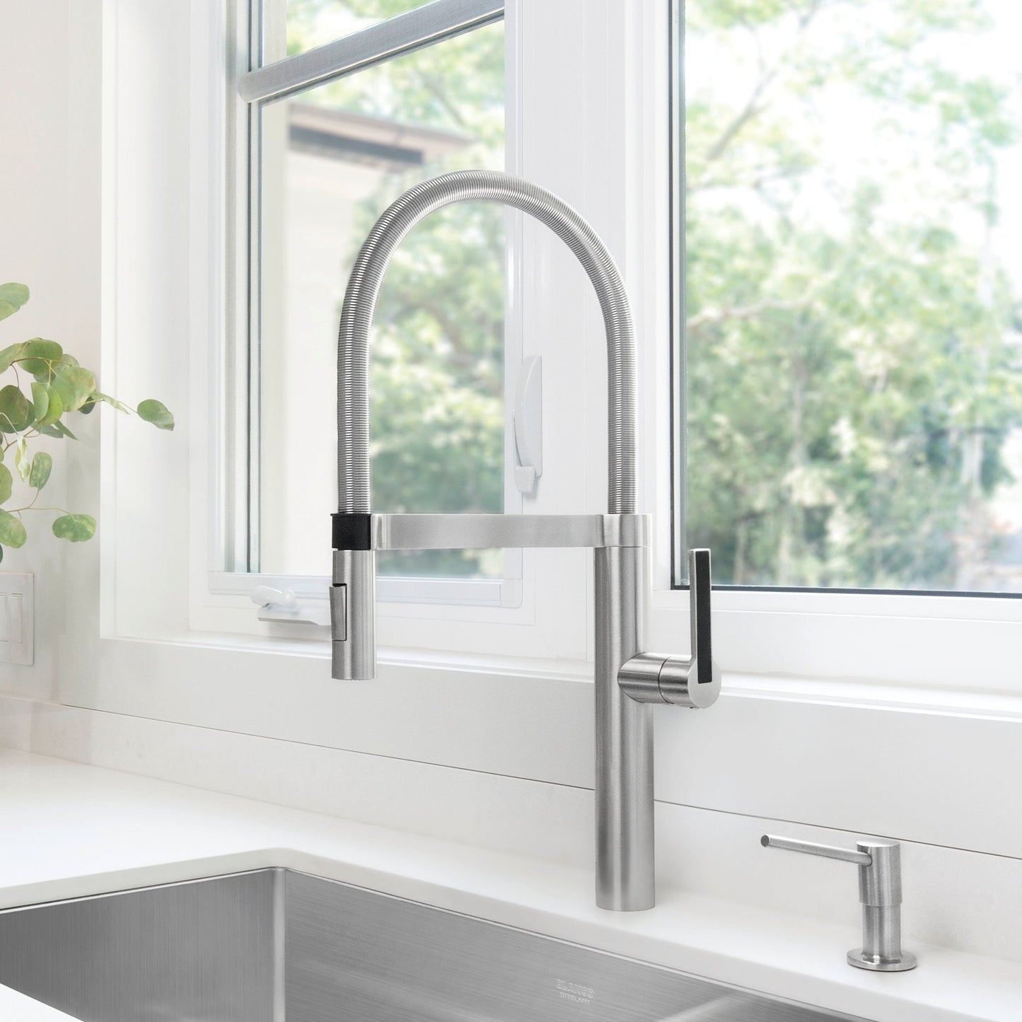 Blanco Blancoculina Semi-Pro Kitchen Faucet 1.8 GPM